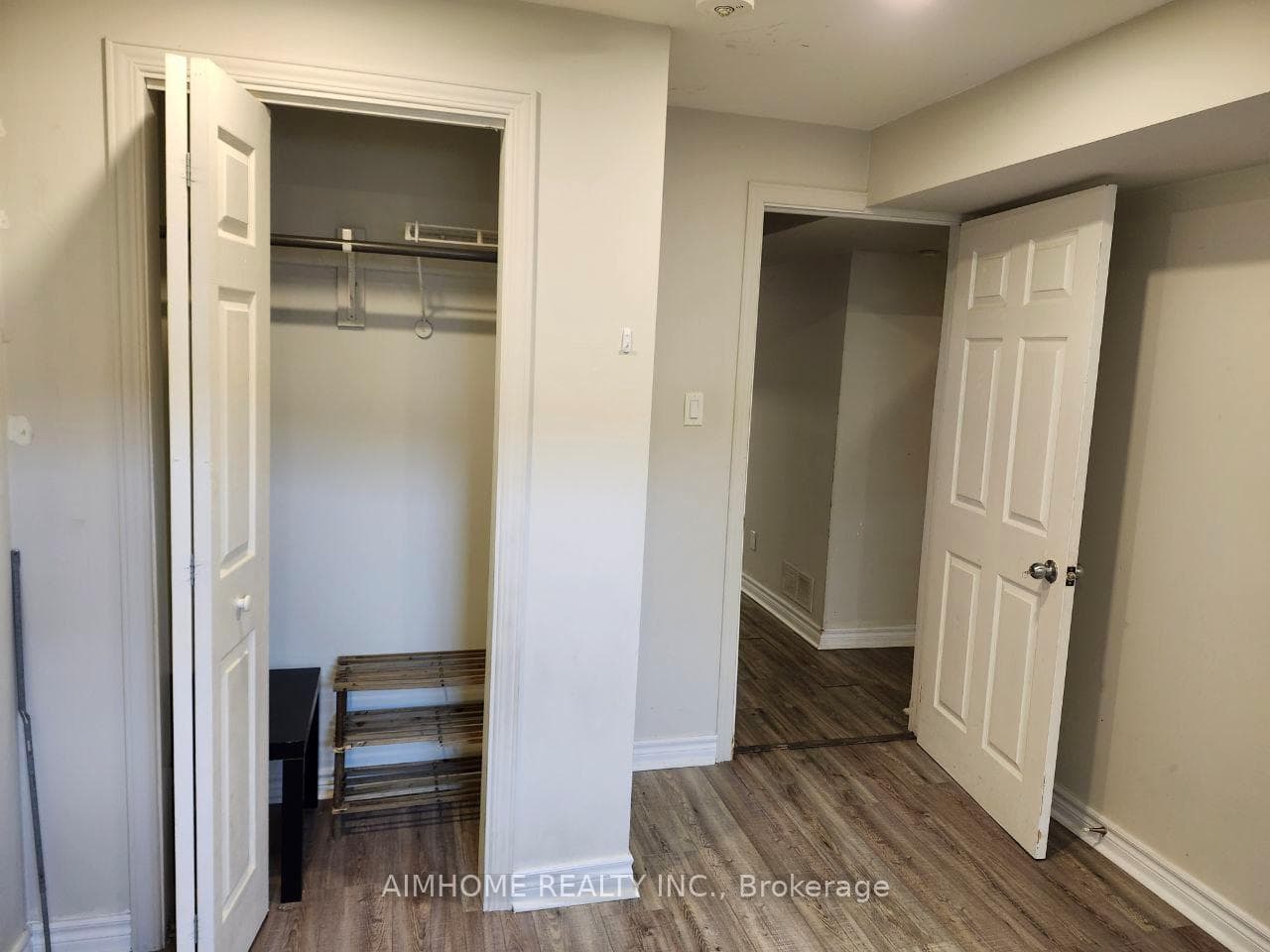 54 ondrey Street photo 11