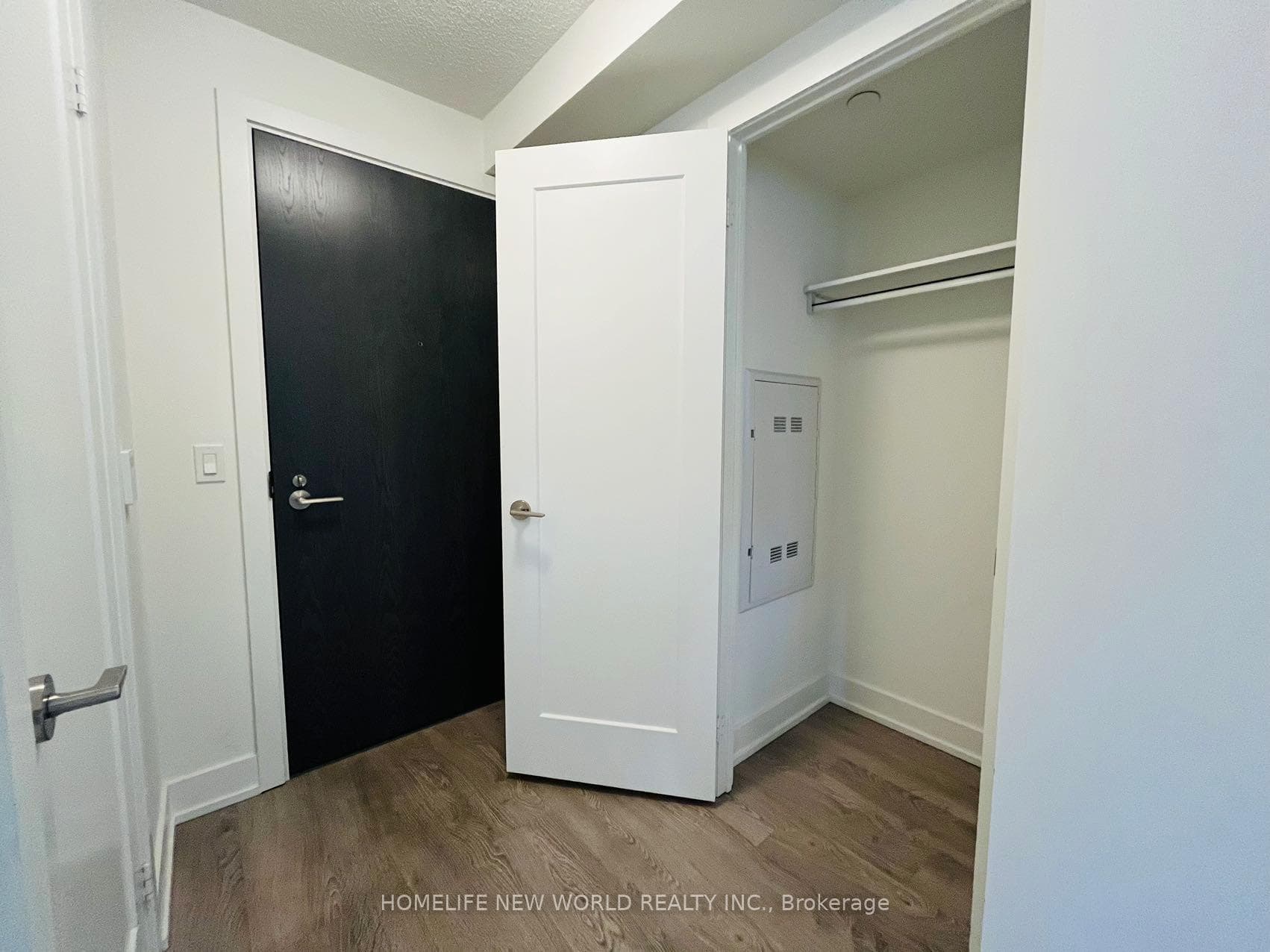 9 Mabelle Avenue Unit 1522 photo 5