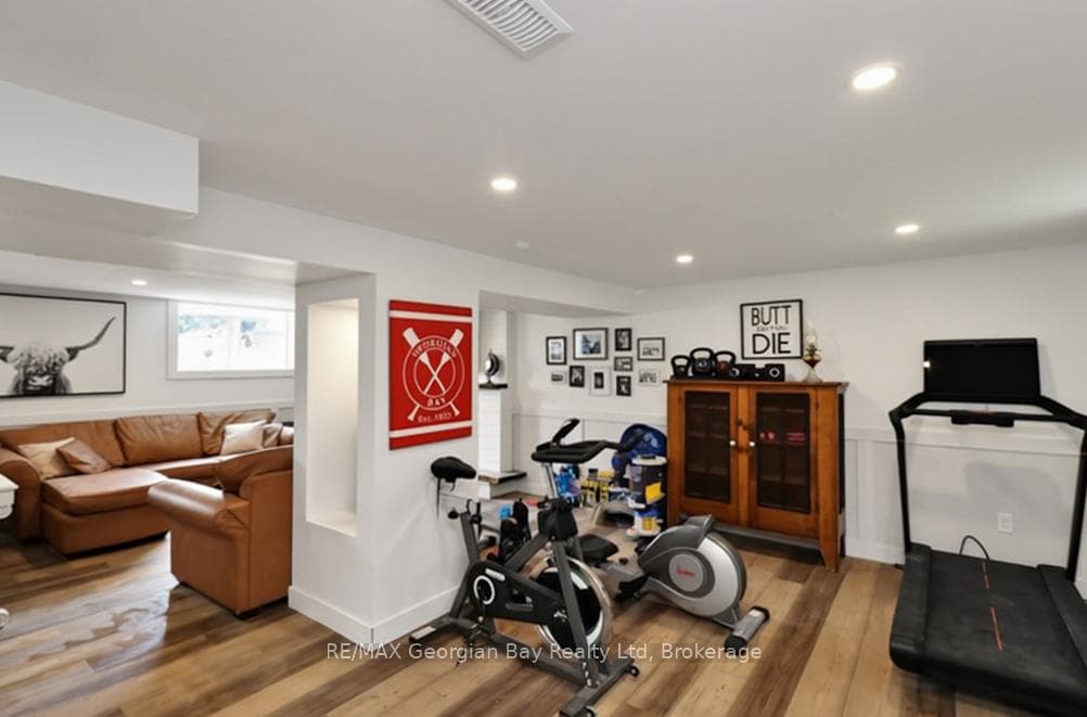 460 Athabaska Street photo 27