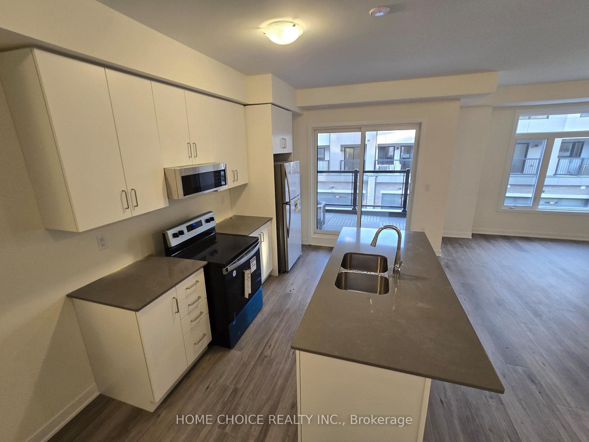 1695 Dersan Street Unit 1006 photo 3
