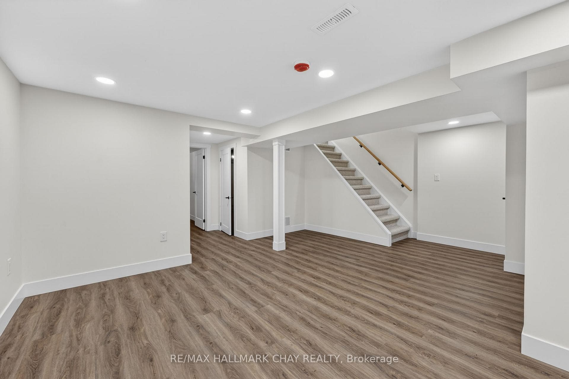 37 Stewart Avenue photo 25