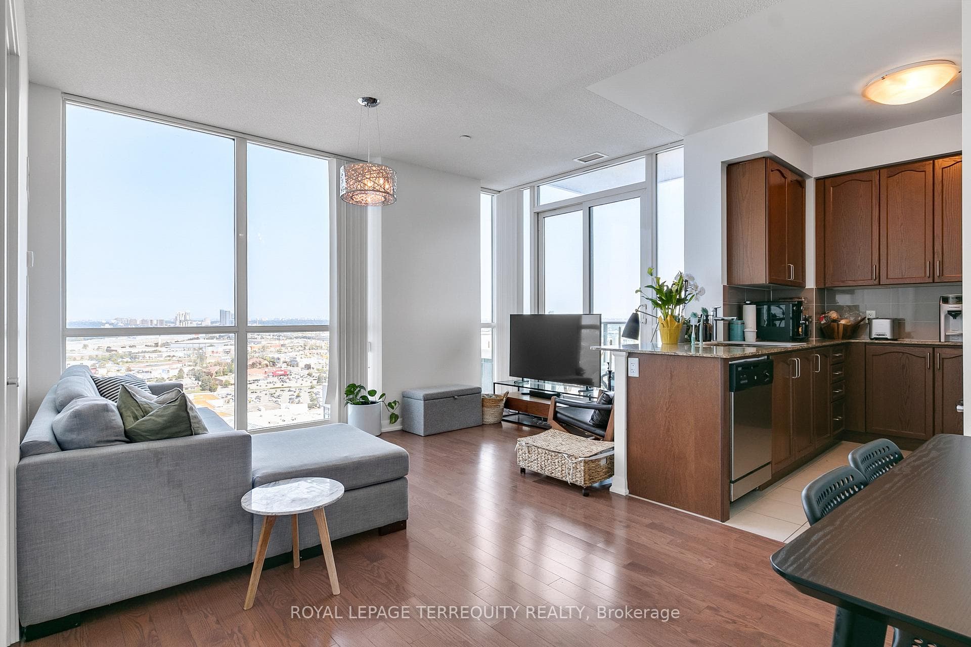 215 Sherway Gardens Road Unit 2810 photo 7