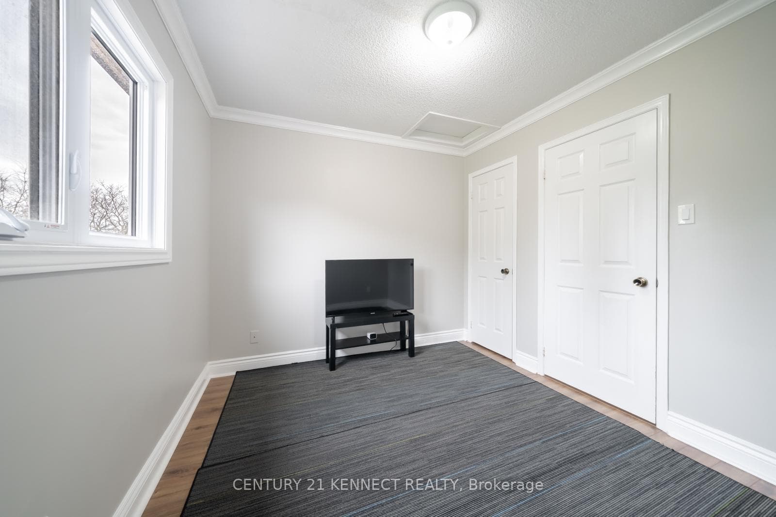 805 Playter Crescent photo 30