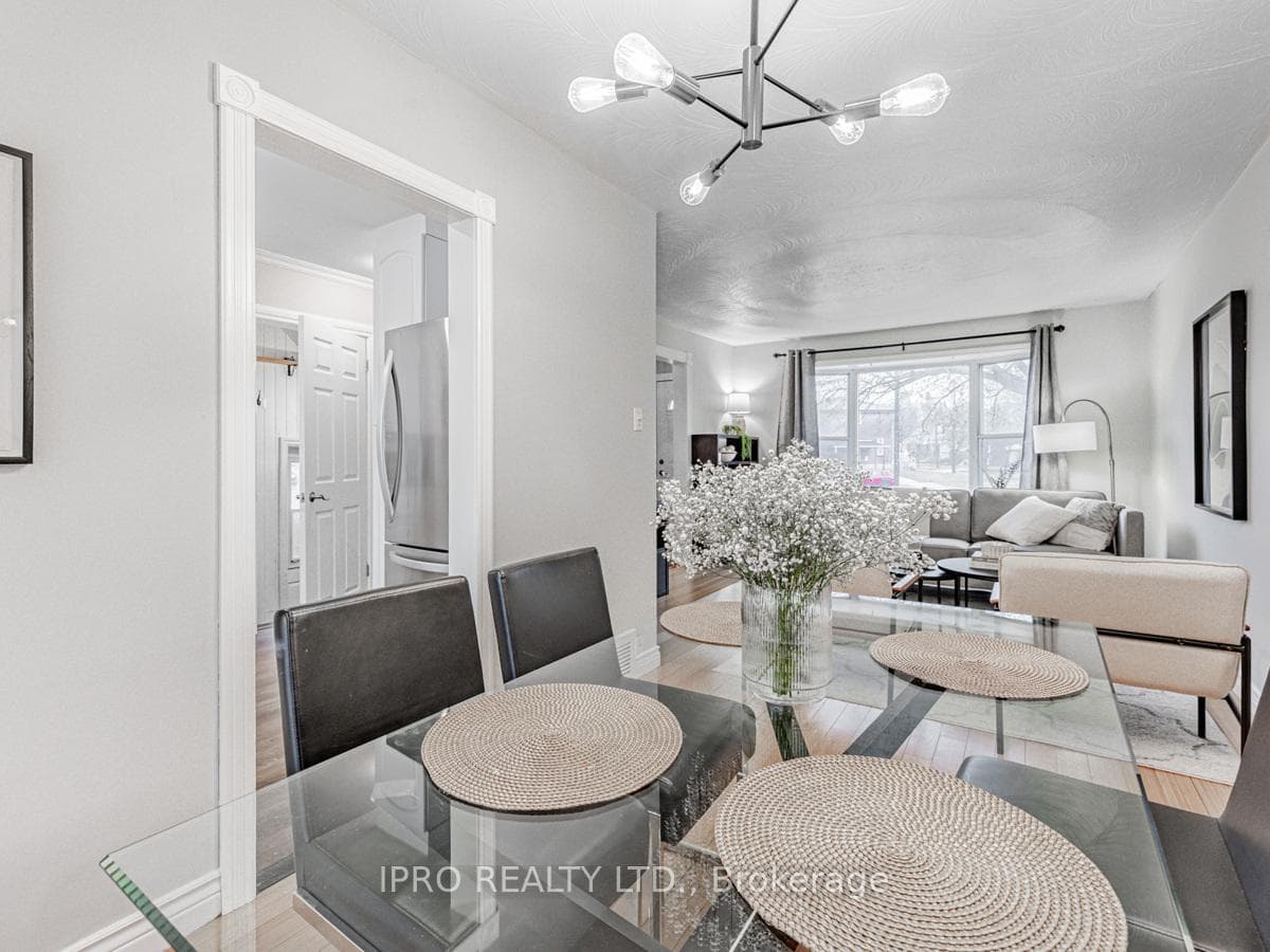 8 Ares Court photo 12