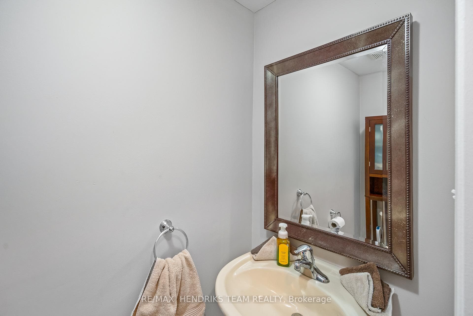 28 Elderberry Avenue photo 14