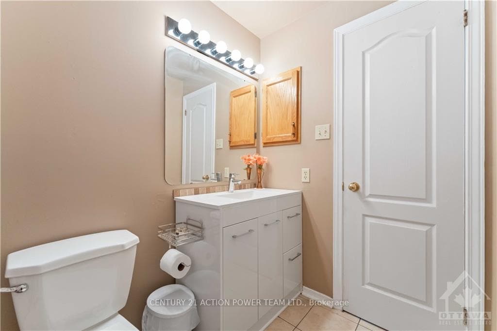 2051 BOAKE Street photo 19