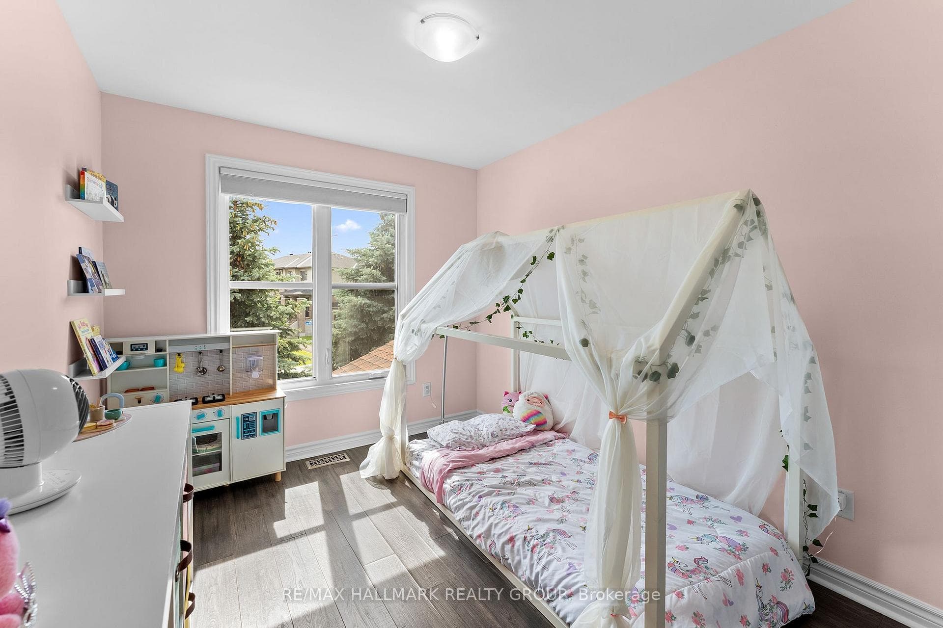 115 Beatrice Drive photo 34