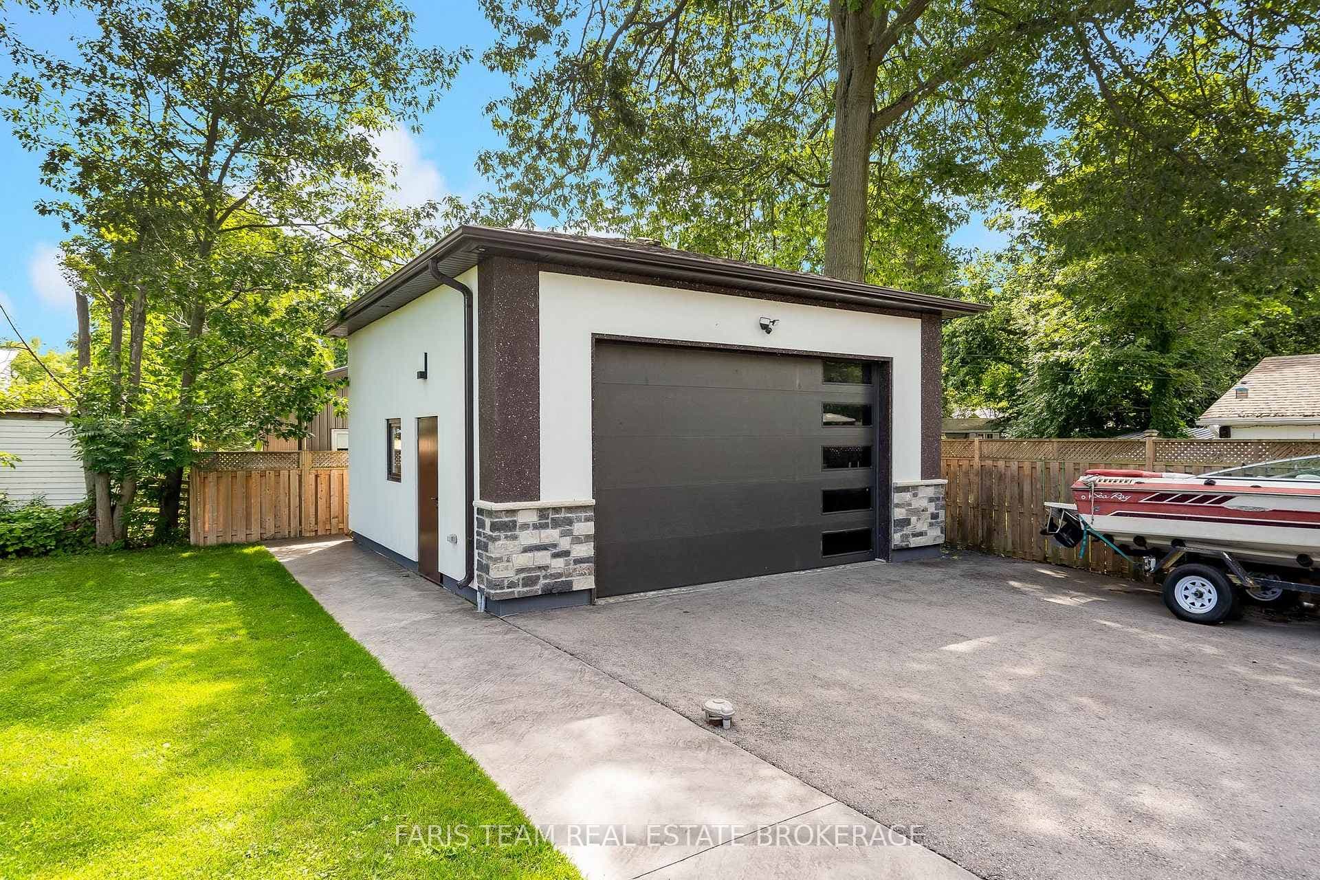 3951 Alberta Avenue photo 39