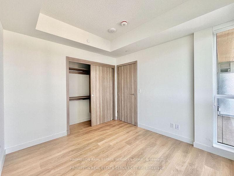 27 McMahon Drive Unit 1808 photo 21