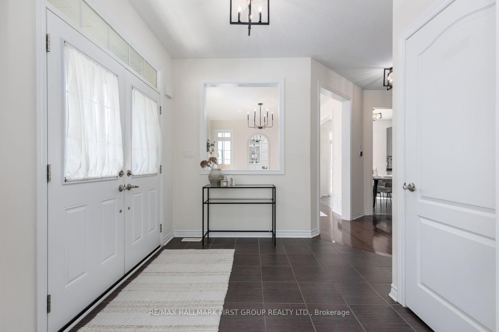 1 Cale Avenue photo 11