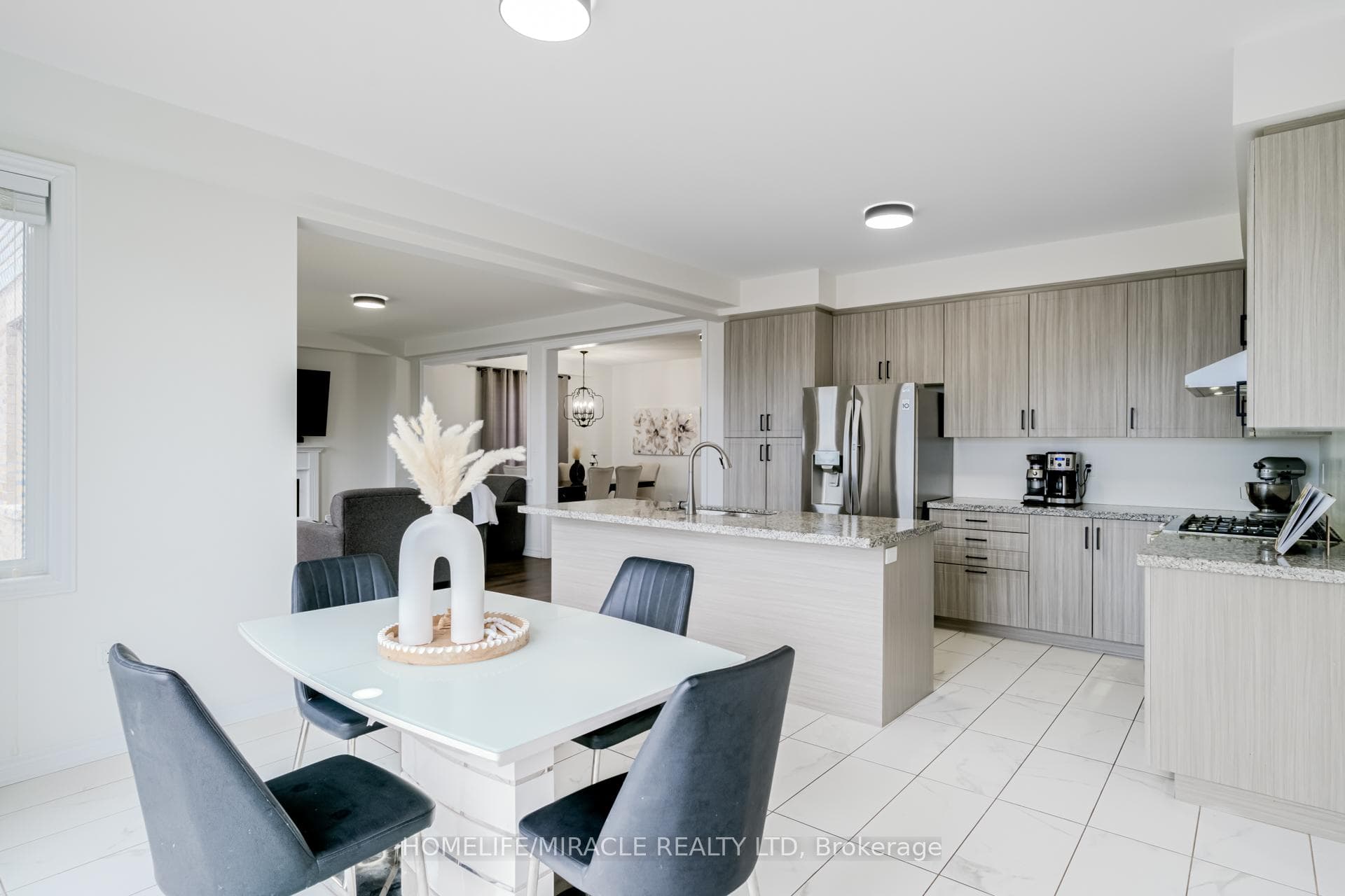 30 Atkinson Crescent photo 19