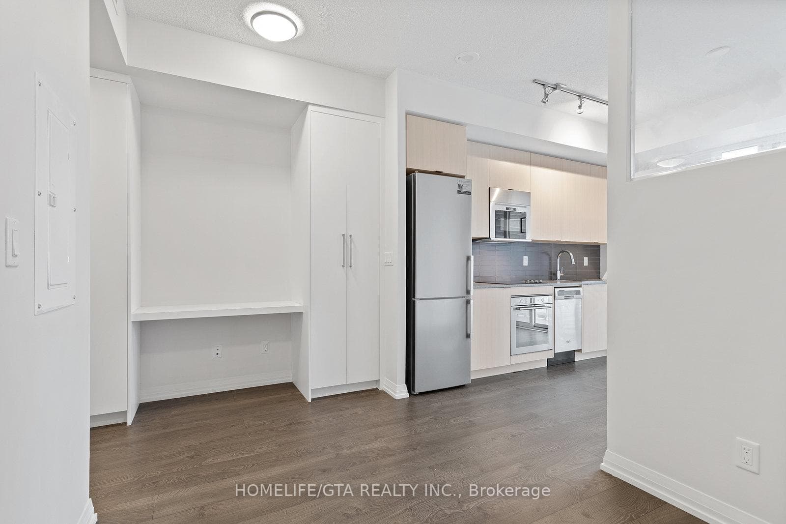 101 Erskine Avenue Unit 1306 photo 9