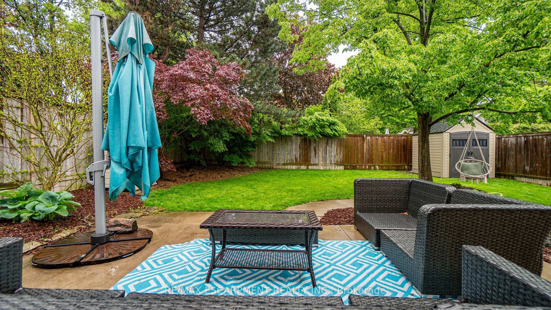 2393 Arnold Crescent photo 43