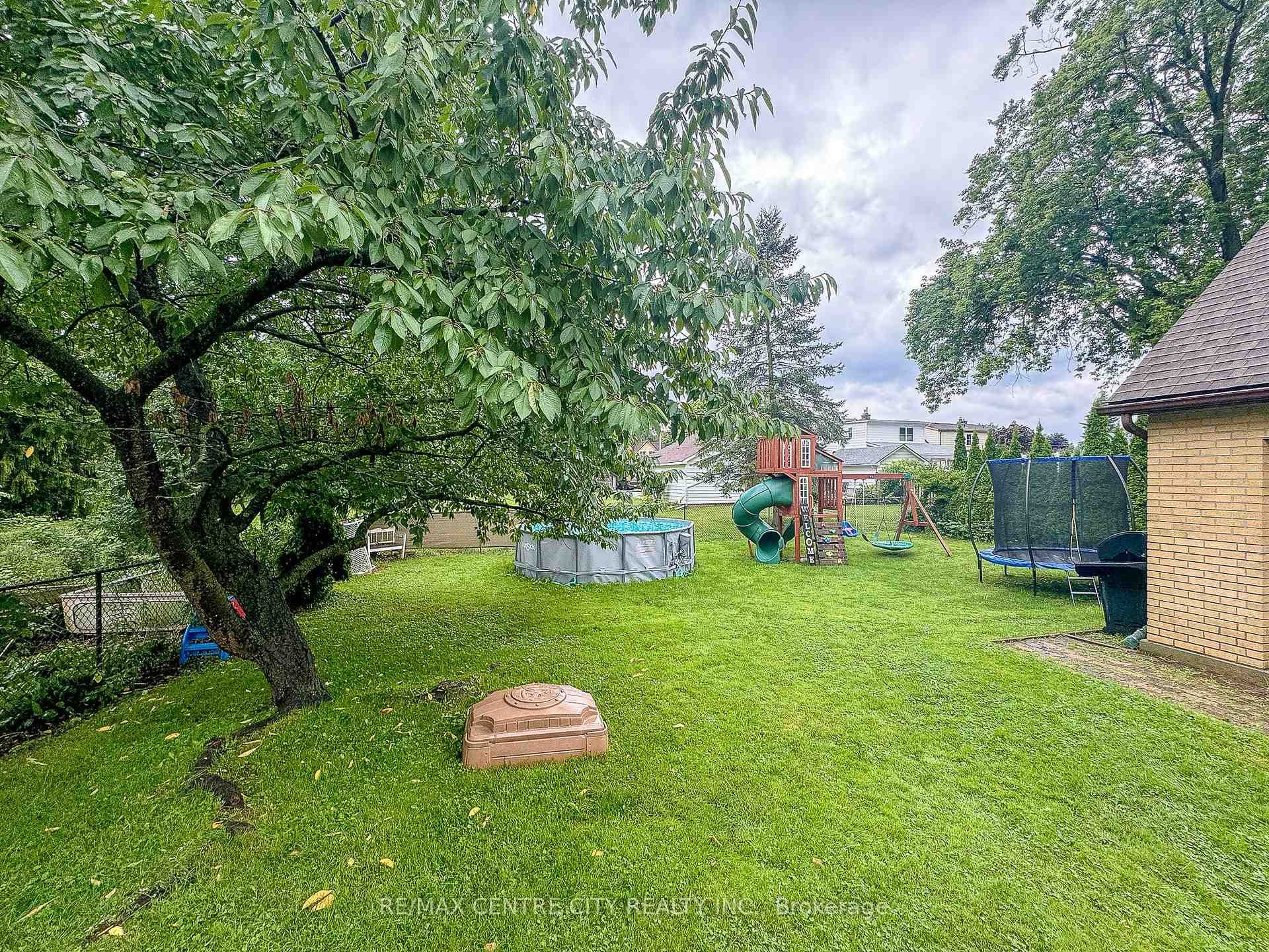 143 Forest Avenue photo 34