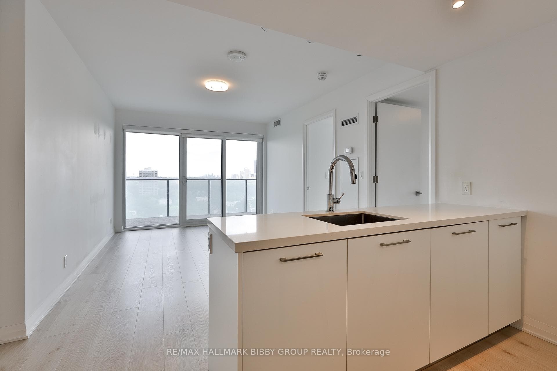 99 Foxbar Road Unit 1808 photo 9