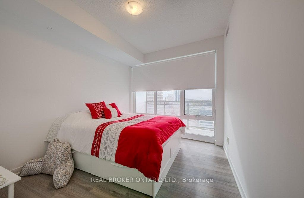 85 Duke Street Unit 908 photo 15