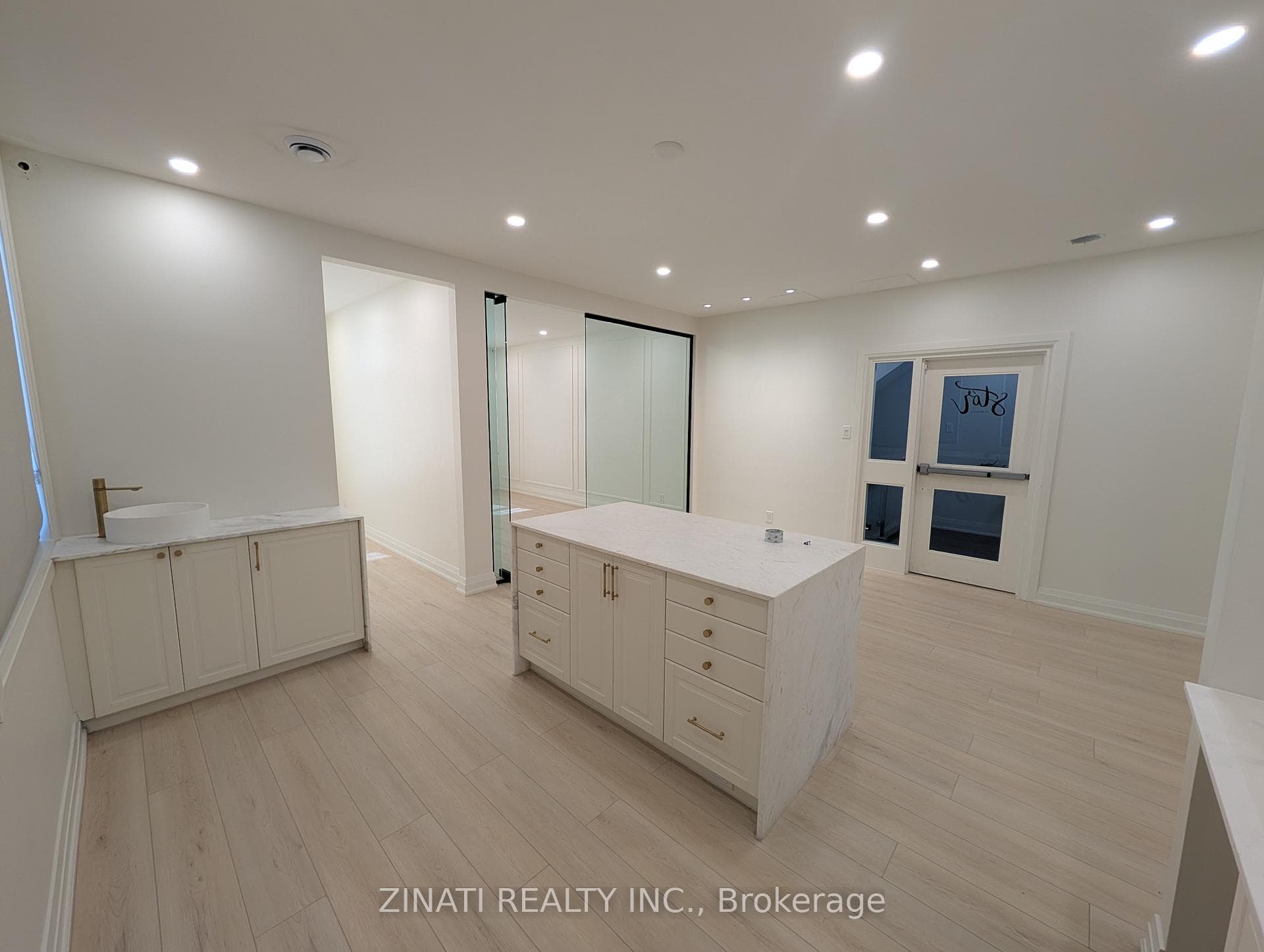 92 Centrepointe Drive Unit 1 photo 16