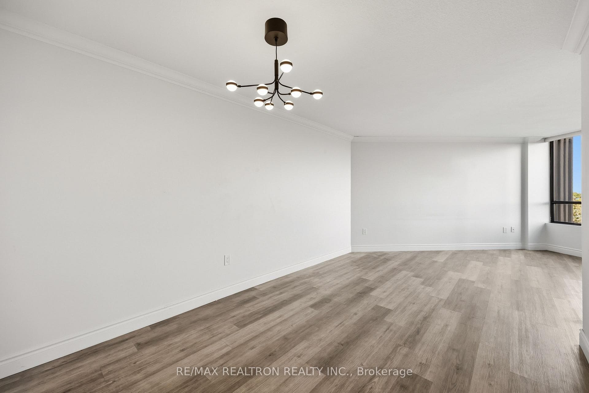 7440 Bathurst Street Unit 608 photo 10