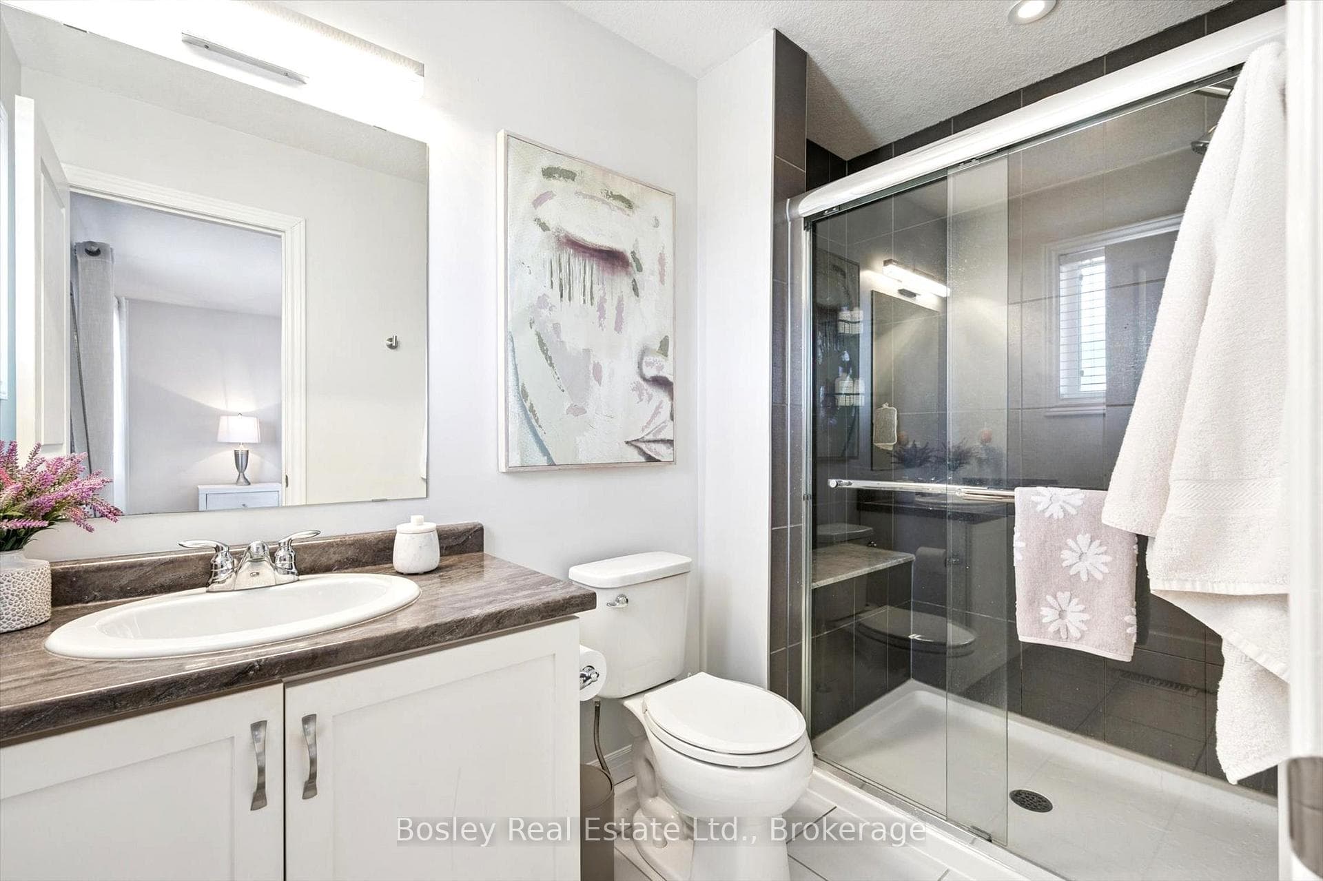 32 Jeffrey Drive photo 25