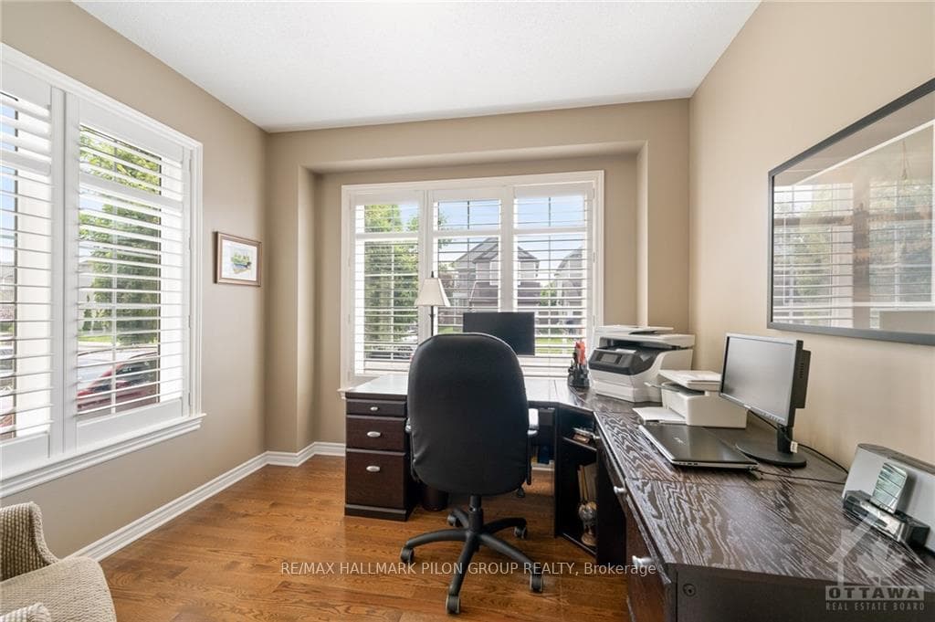 810 PINNACLE Street photo 13