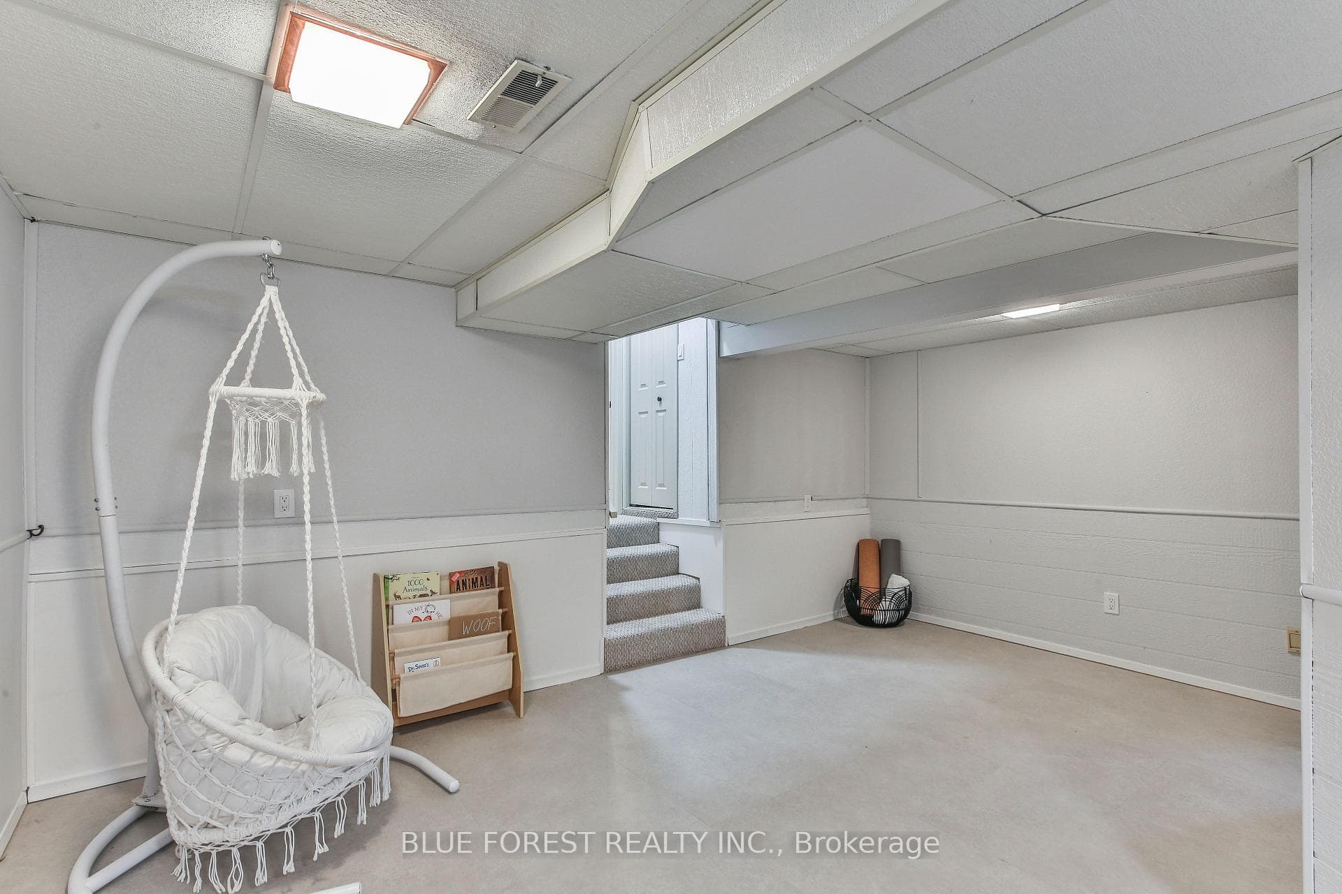 71 Rosamond Crescent photo 32