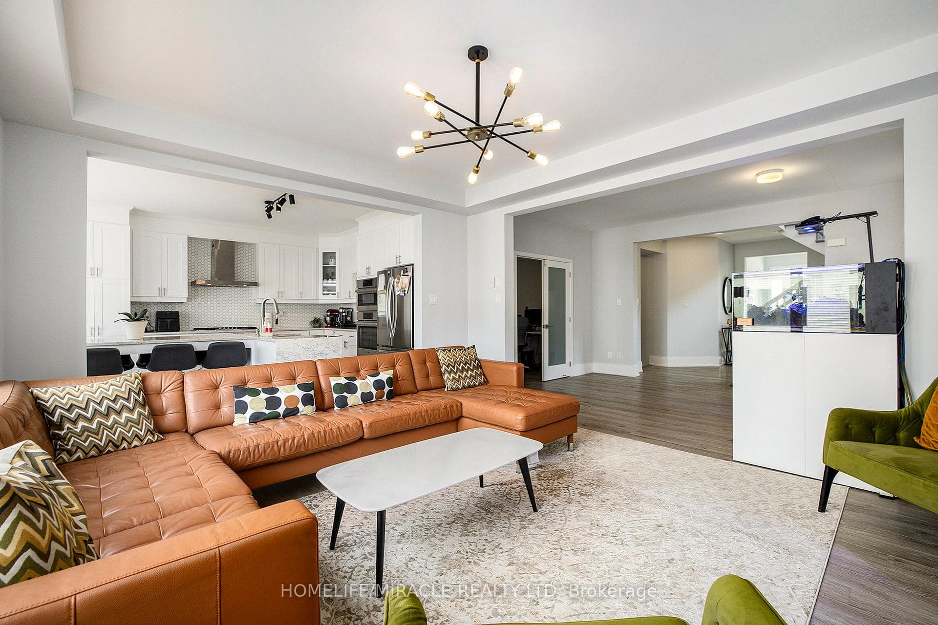 652 Perseus Avenue photo 4