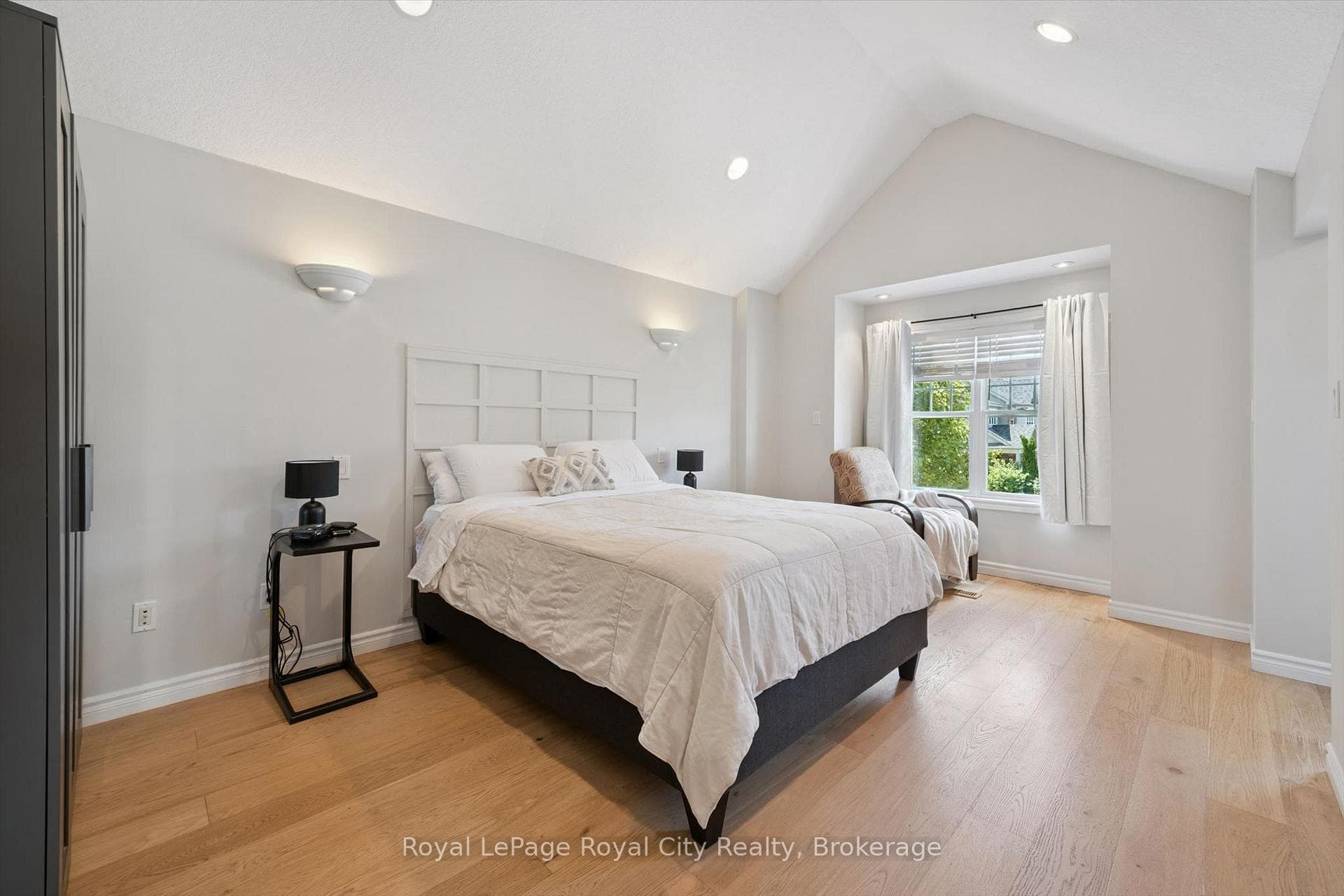 220 Carrington Drive photo 18