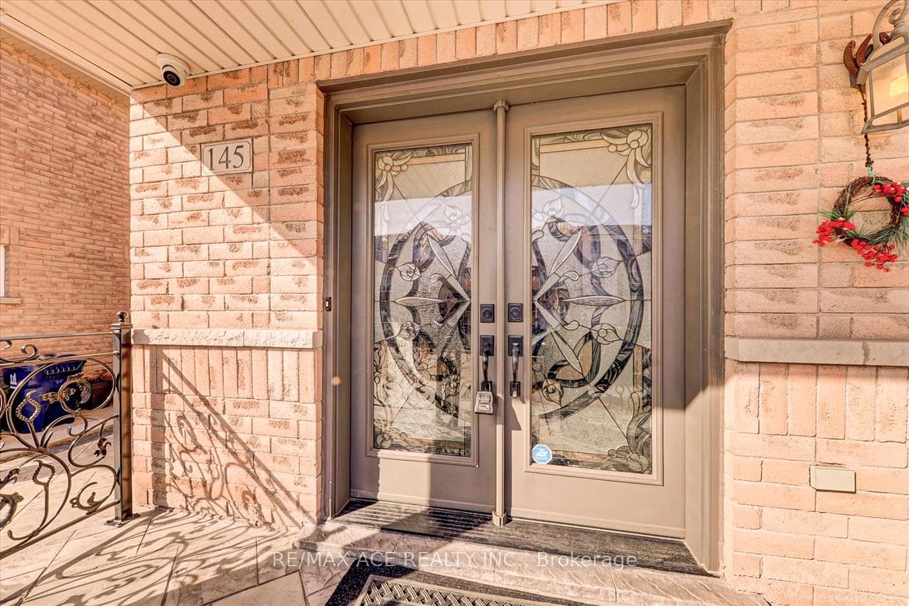 145 Pilkington Drive photo 5