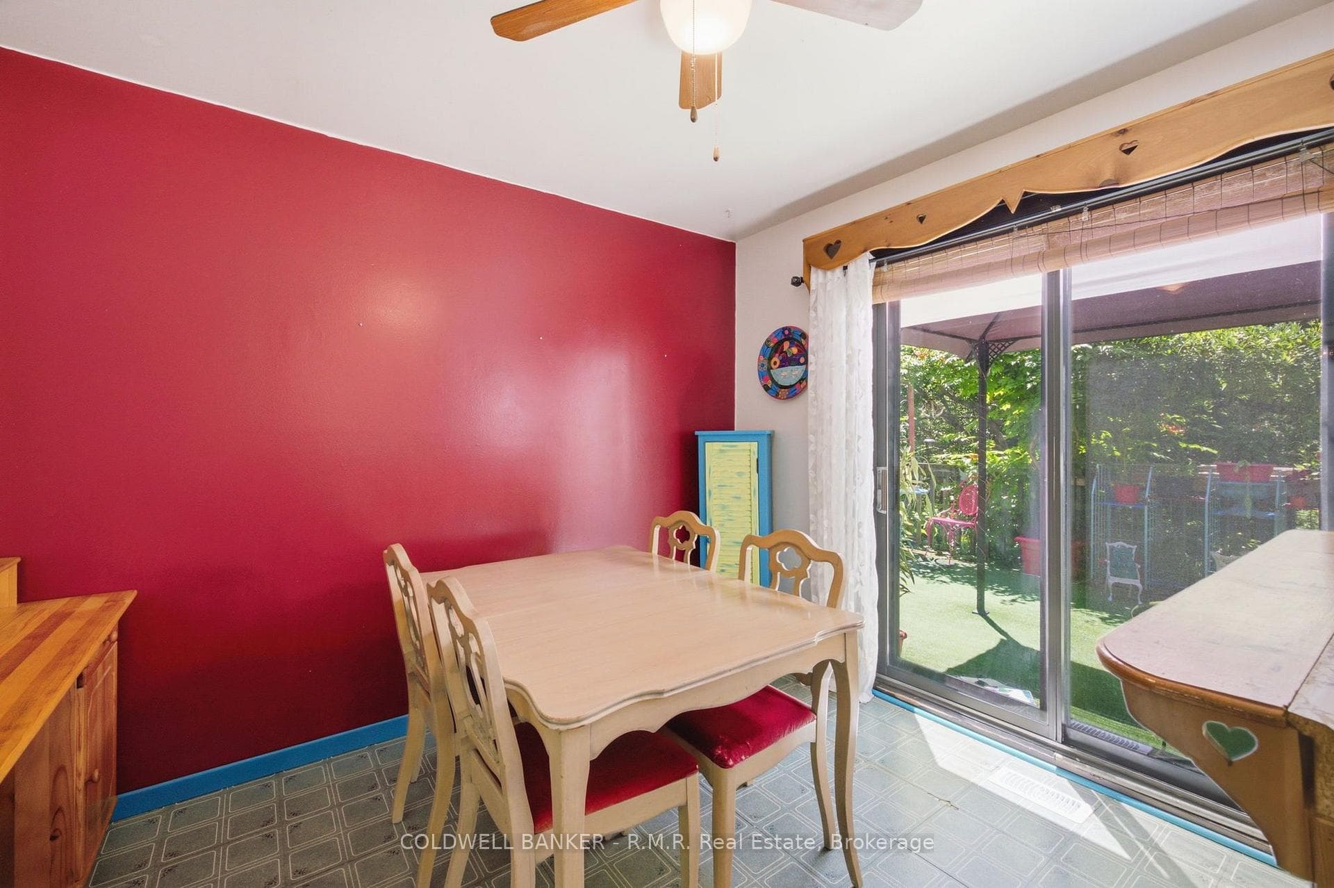 358 Camelot Court photo 28
