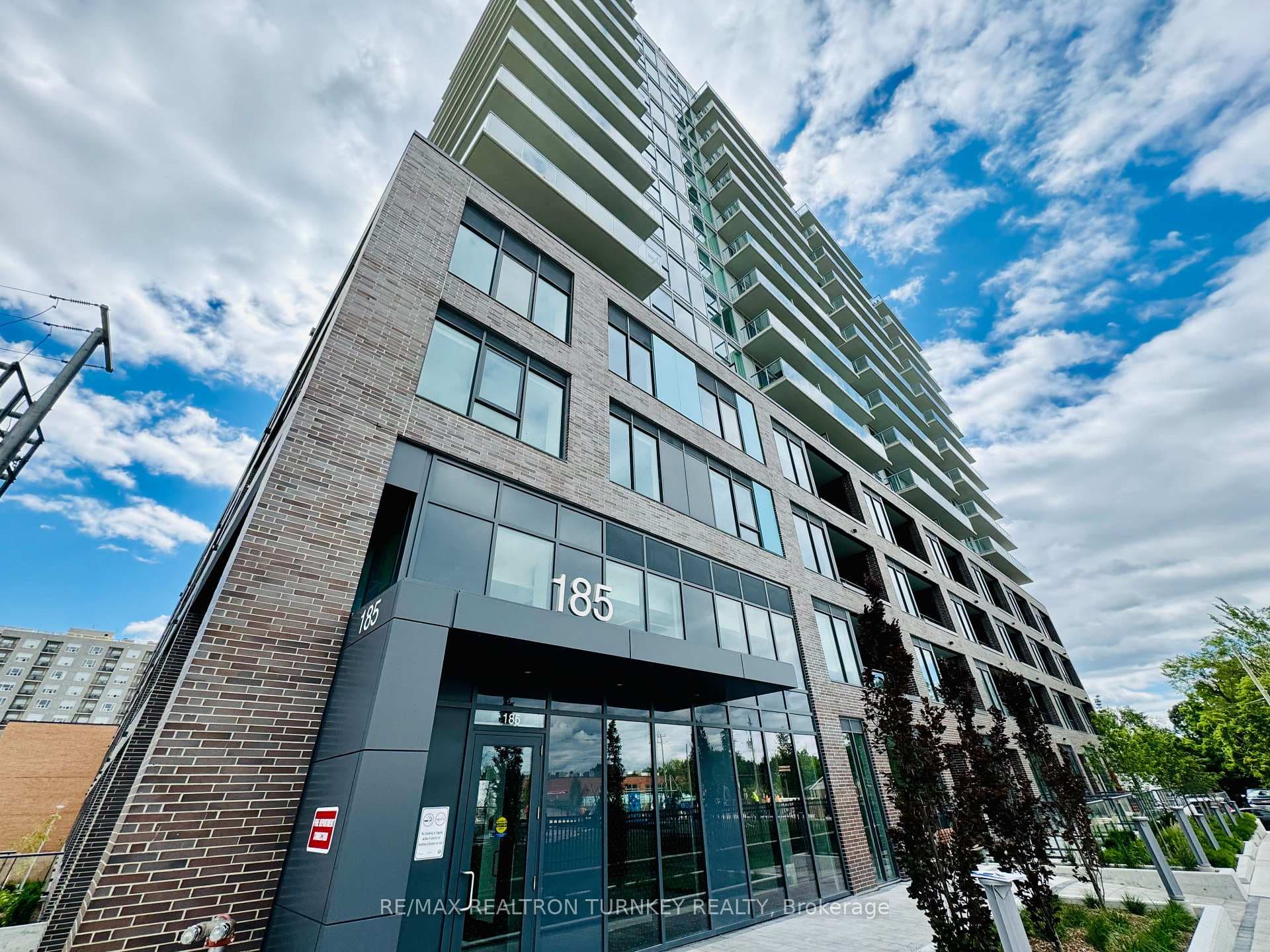 Welcome to Unit 018- 185 Deerfield Road Lease!