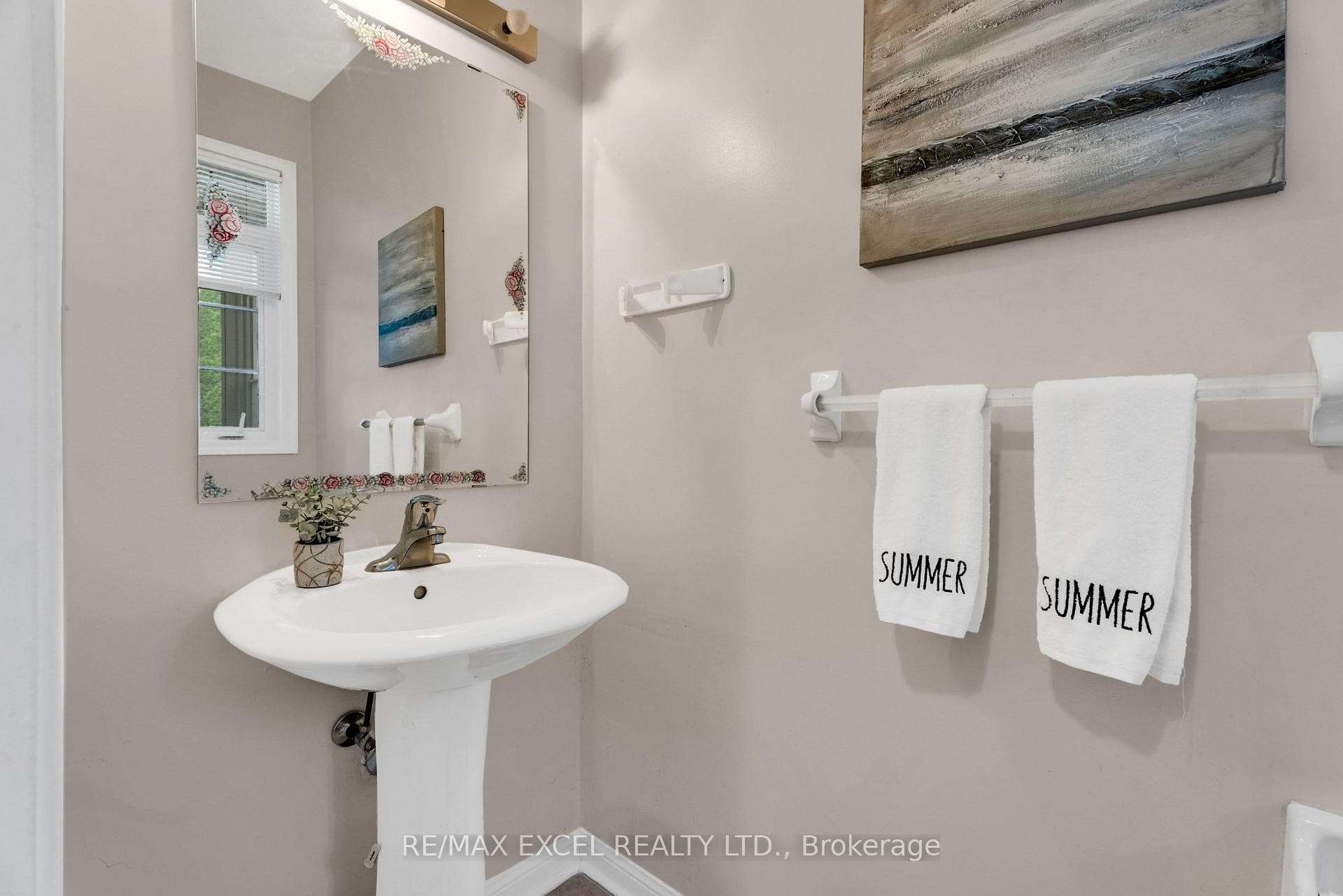 151 Hillwood Street photo 6