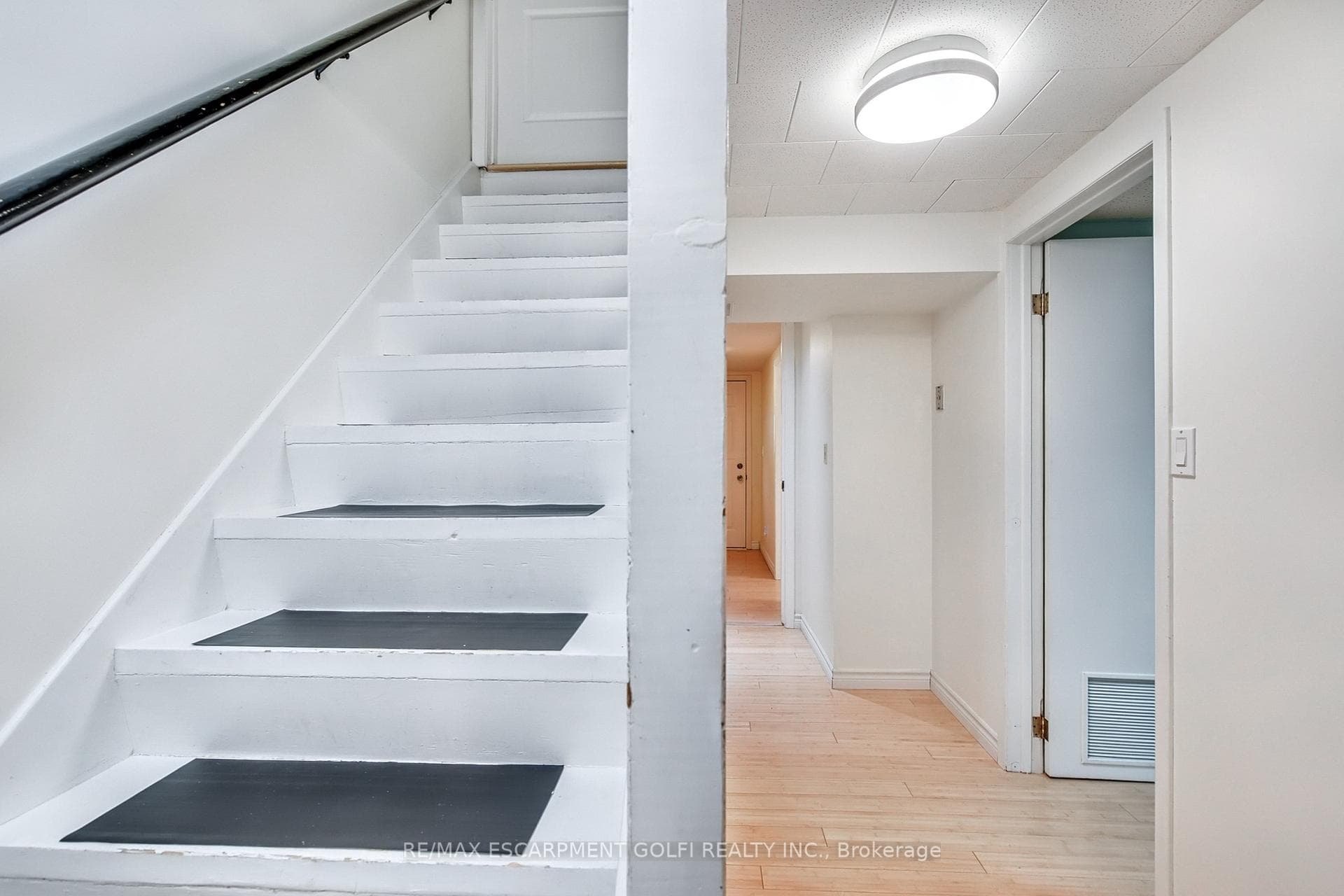 57 Richelieu Drive photo 26