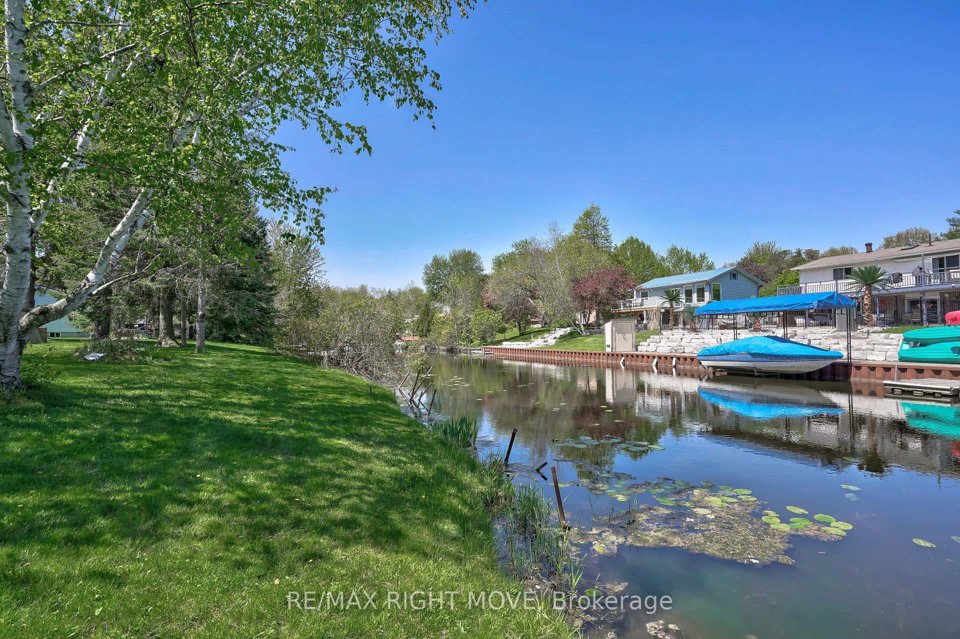2624 Westshore Crescent photo 25