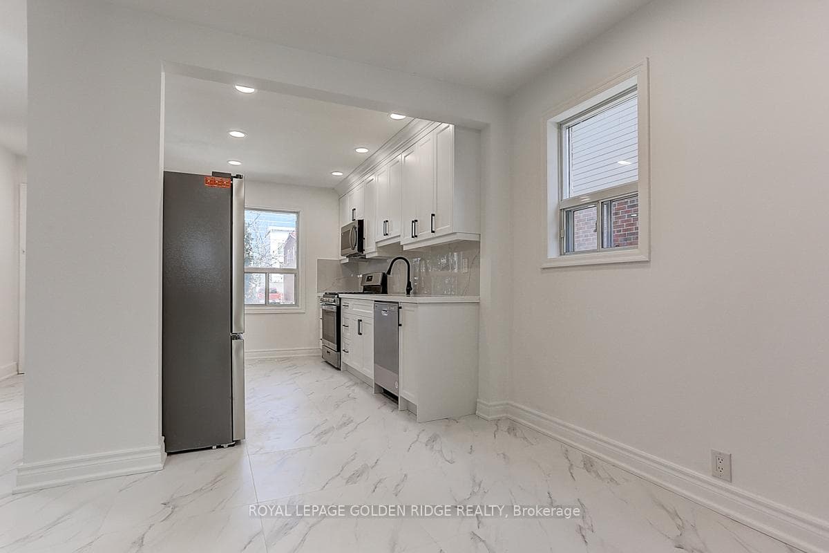 21 Lyndale Drive photo 15