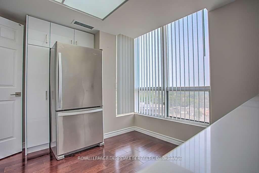 101 Subway Crescent Unit 1003 photo 6