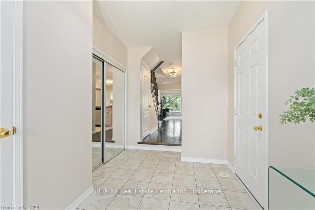 1325 MENEFY Place photo 5