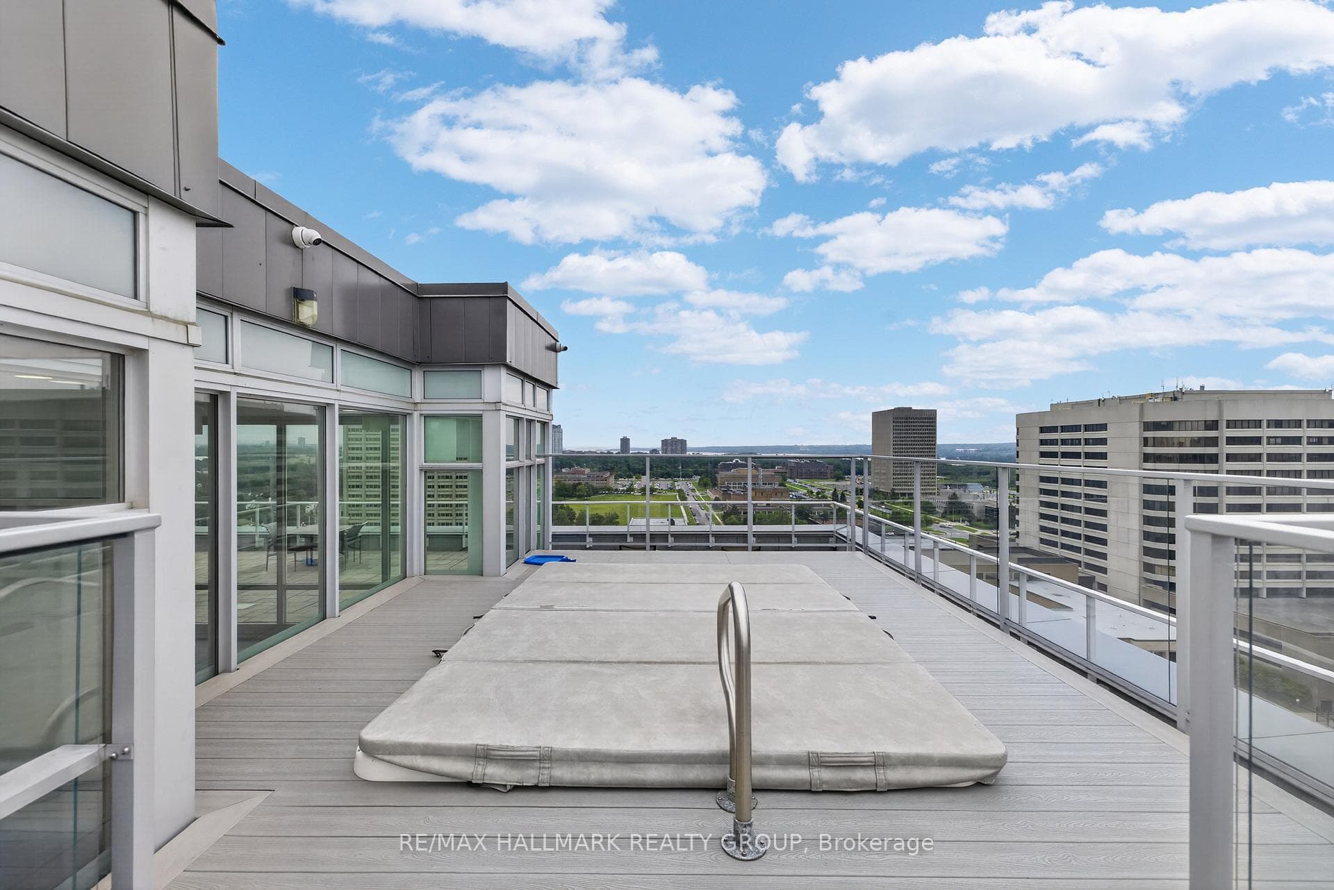 201 Parkdale Avenue Unit 1001 photo 27