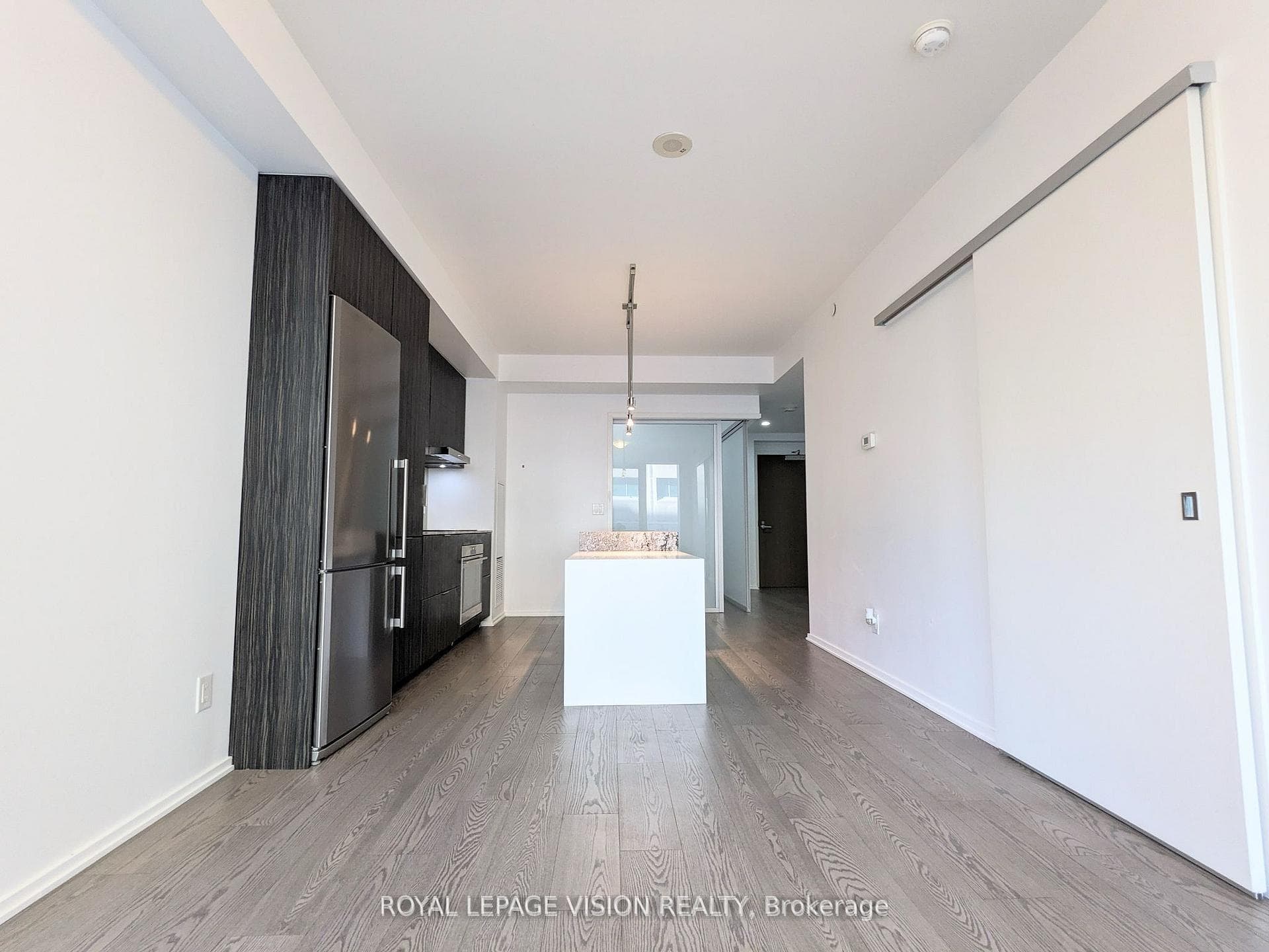 1 Bloor Street Unit 322 photo 8