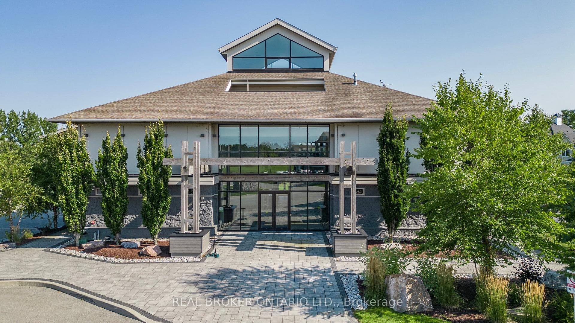 Golf Club House Front