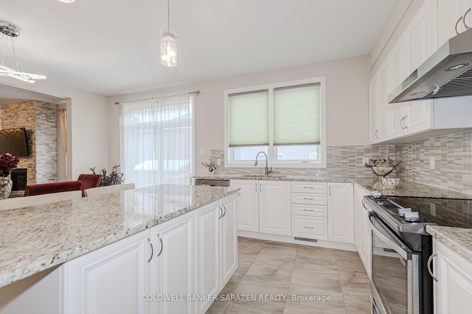 942 Guinness Crescent photo 15