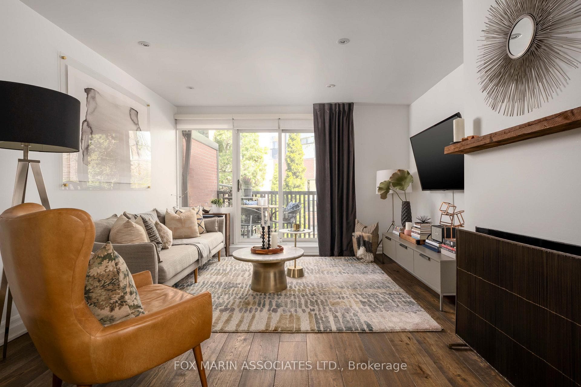 588 Wellington Street photo 14
