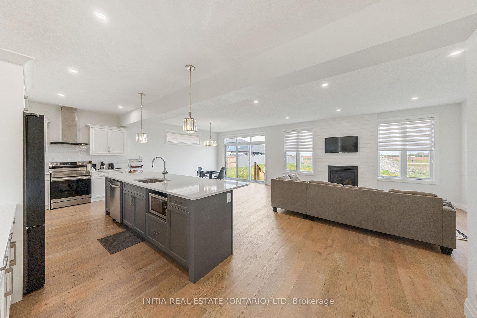 608 Sweetbay Crescent photo 5