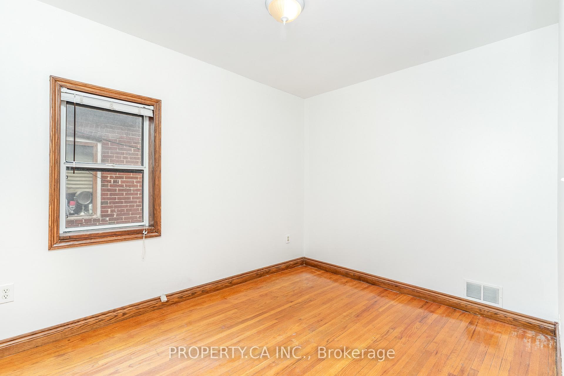 600 Willard Avenue photo 14