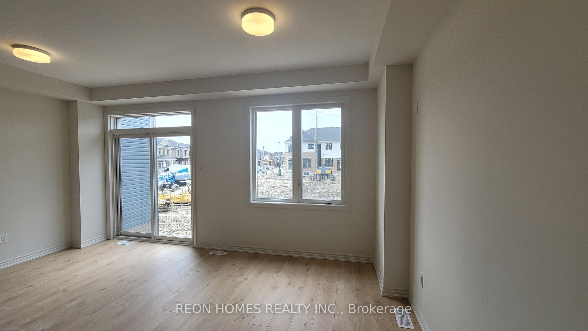 525 Trevor Street photo 9