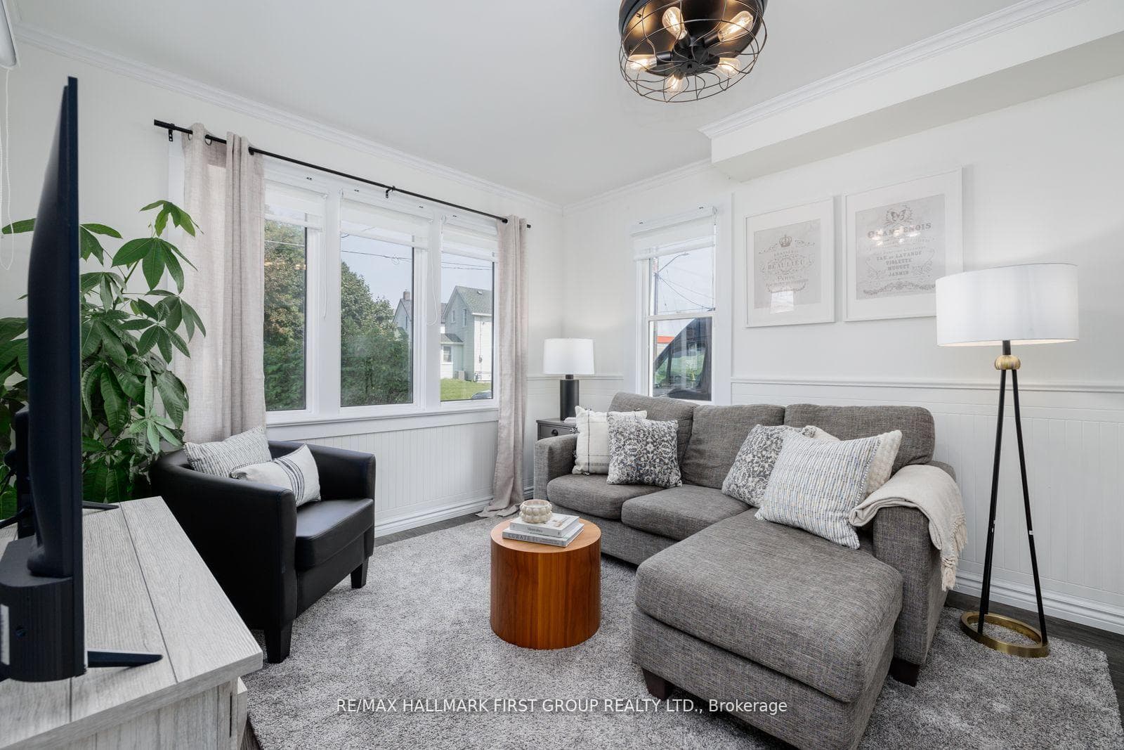 890 Robson Street photo 5