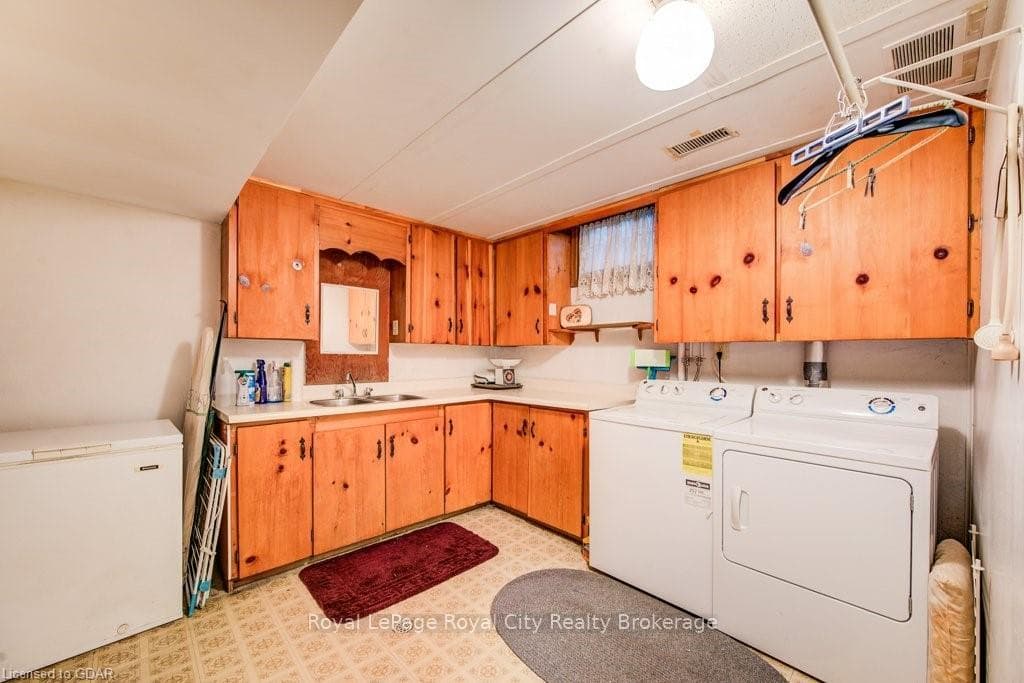 39 WINDSOR Street photo 34
