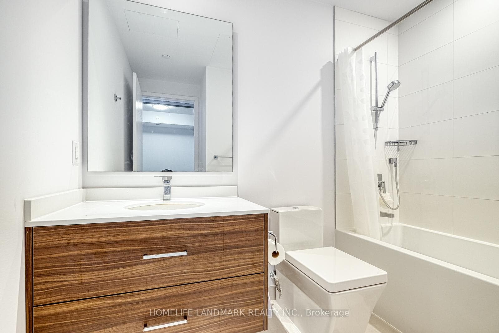 488 University Avenue Unit 3302 photo 11