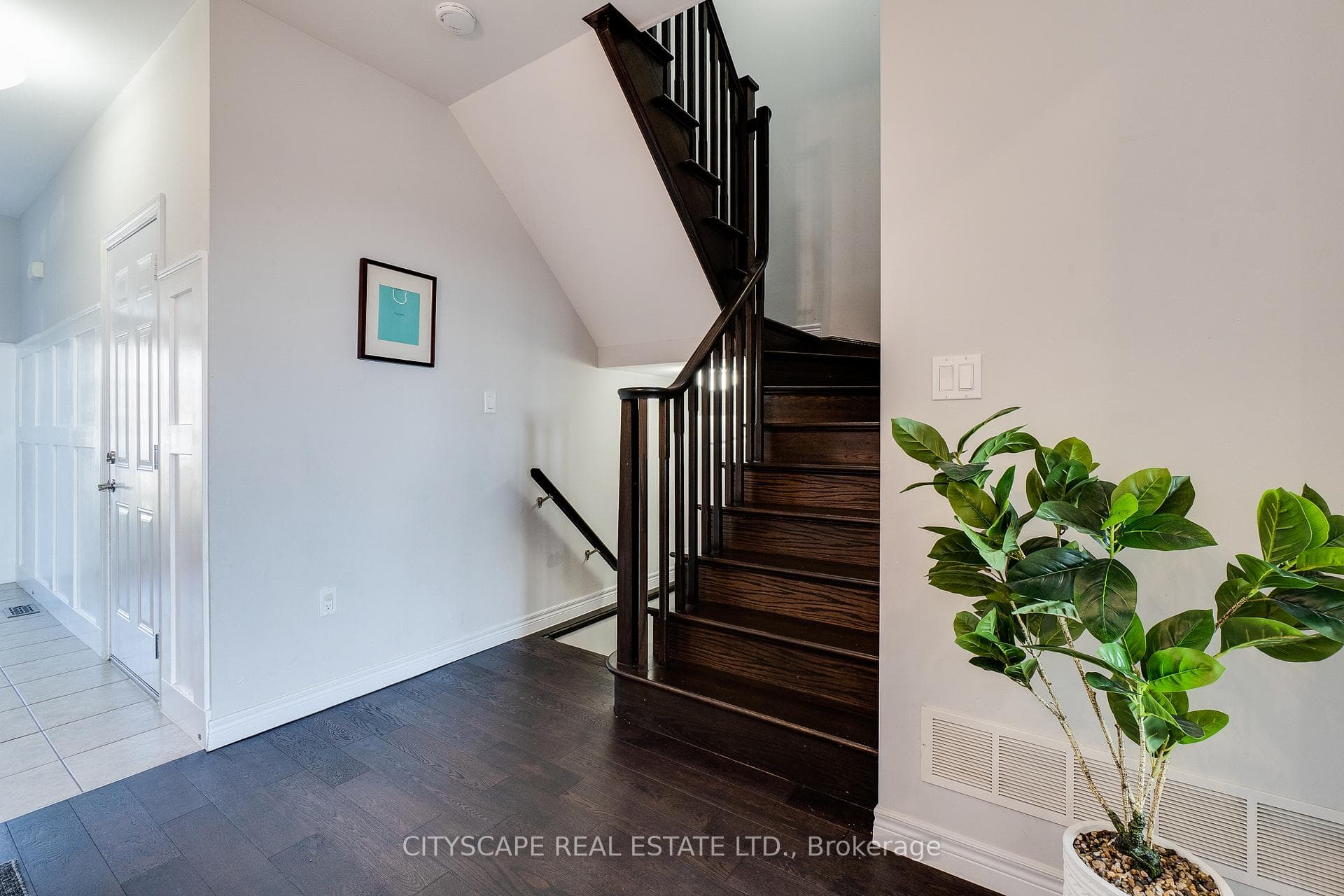 144 Hazelton Avenue photo 21