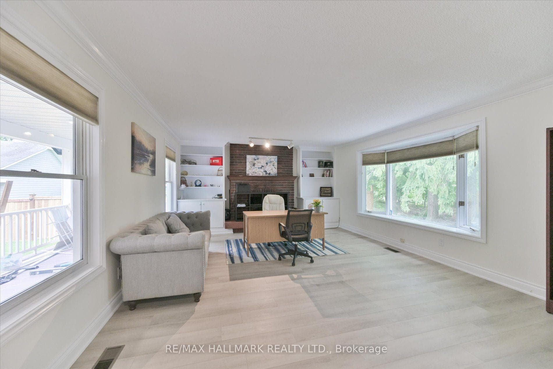 13918 Leslie Street photo 11