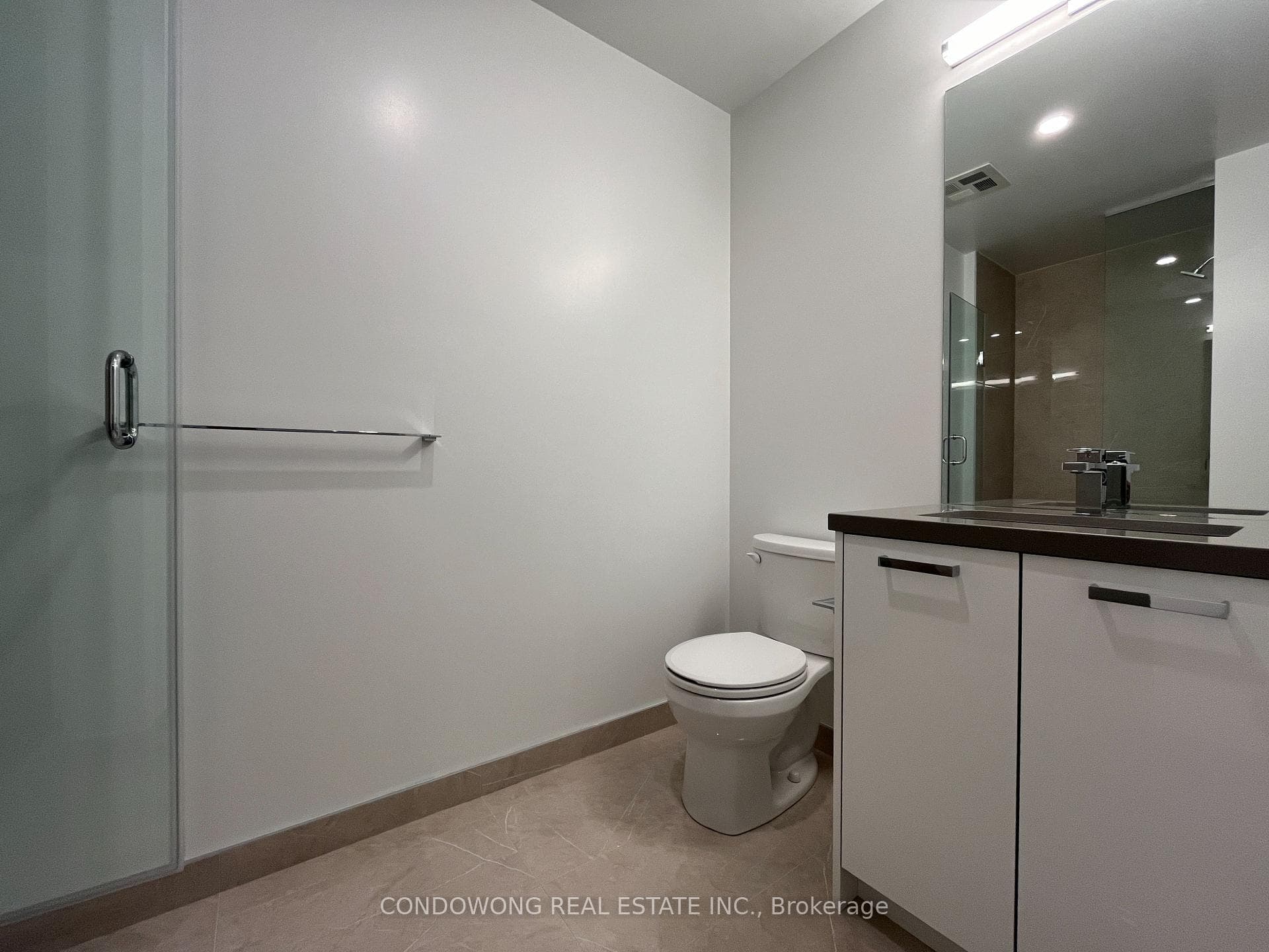 195 McCaul Street Unit 1508 photo 4